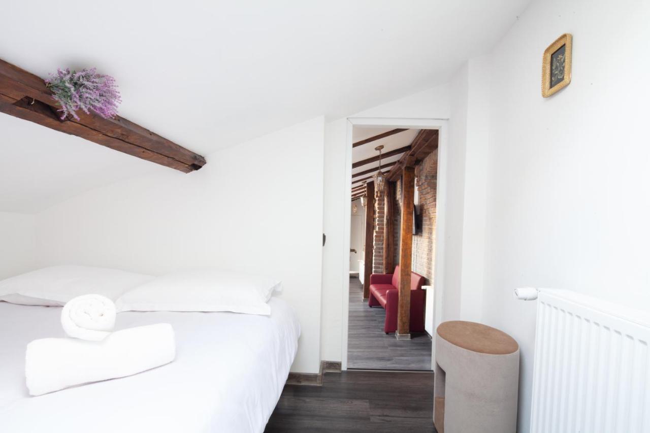 Apartmán Little Paris Booutique In Old Town Center Brašov Exteriér fotografie