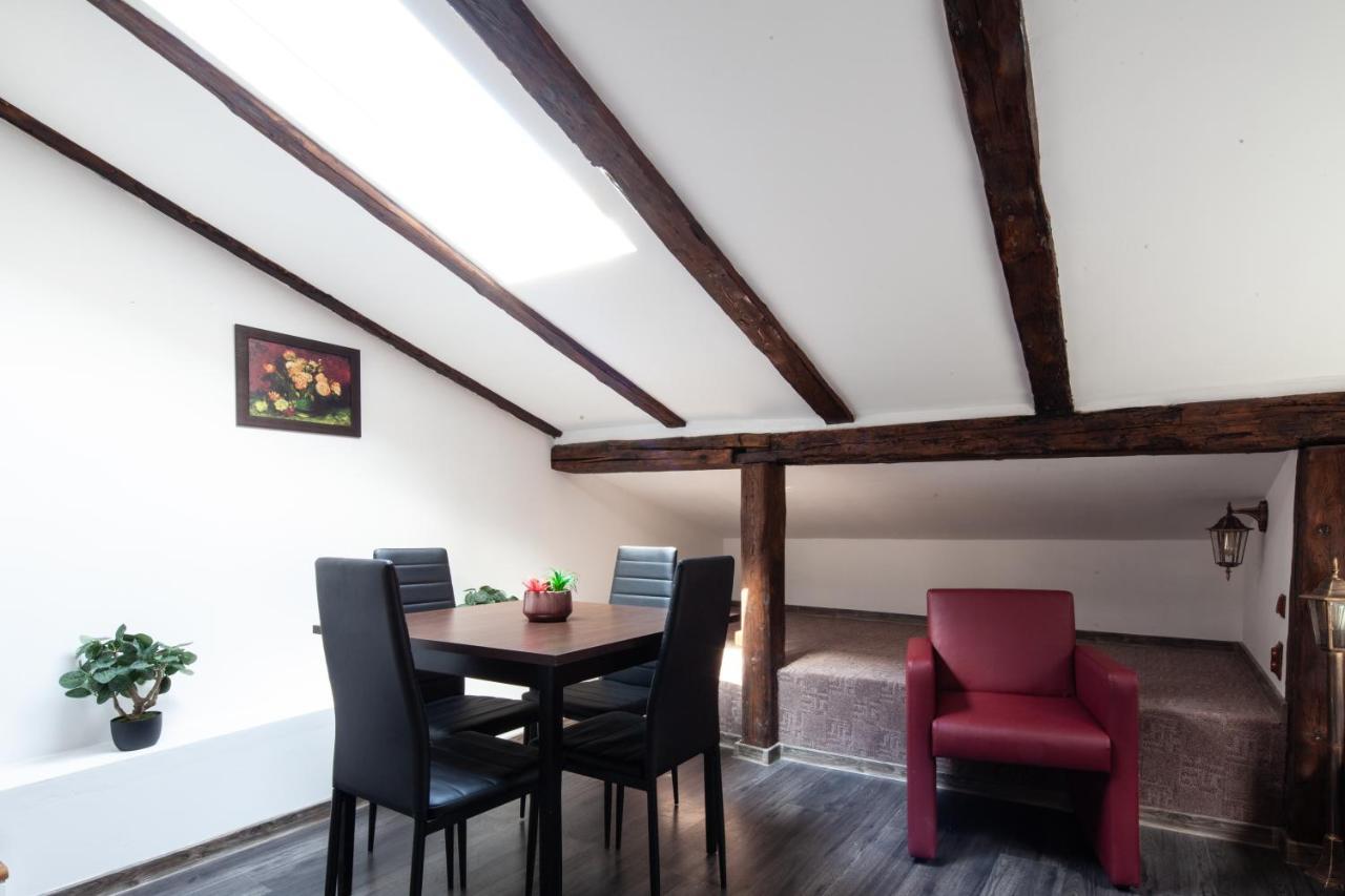 Apartmán Little Paris Booutique In Old Town Center Brašov Exteriér fotografie