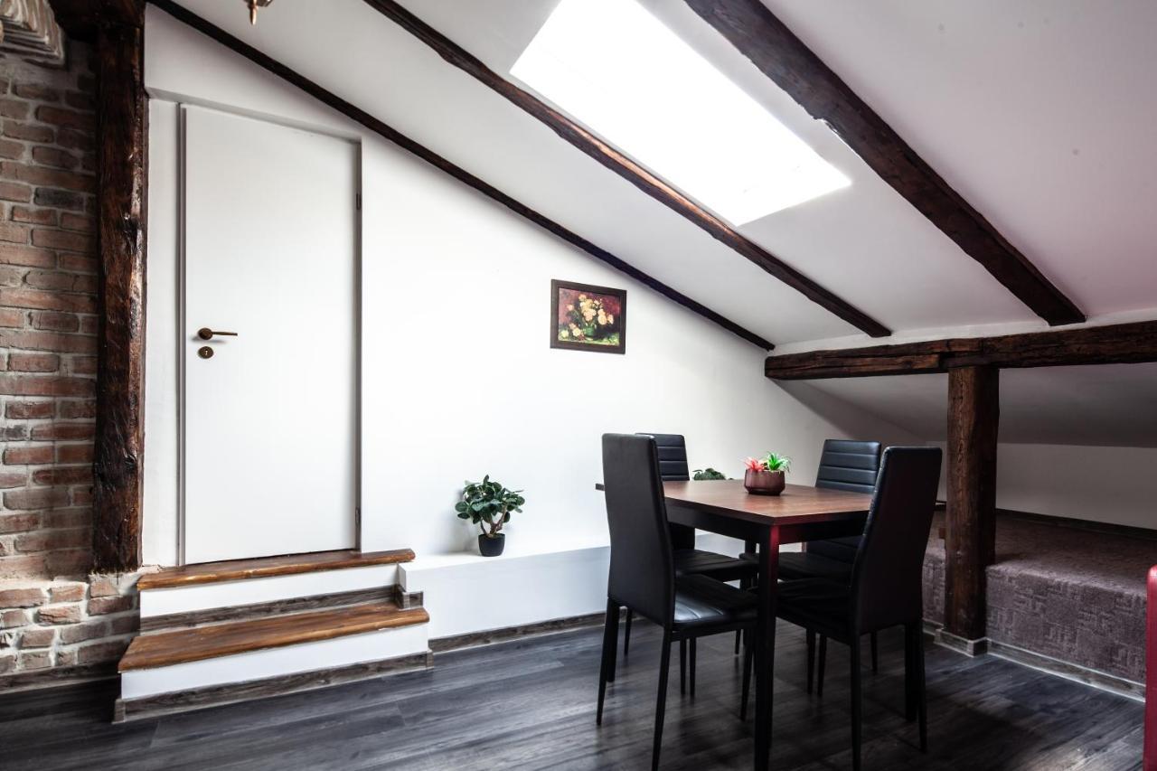 Apartmán Little Paris Booutique In Old Town Center Brašov Exteriér fotografie