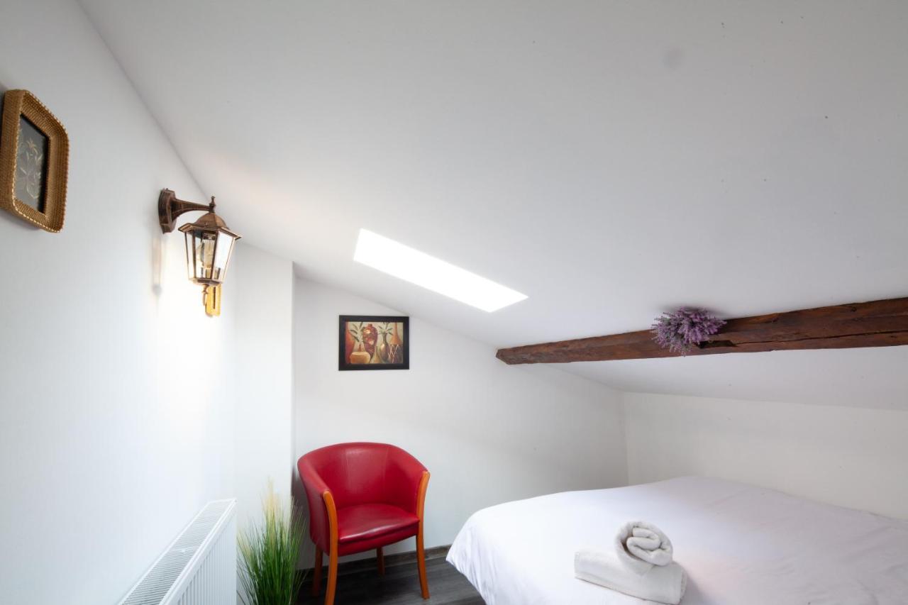 Apartmán Little Paris Booutique In Old Town Center Brašov Exteriér fotografie