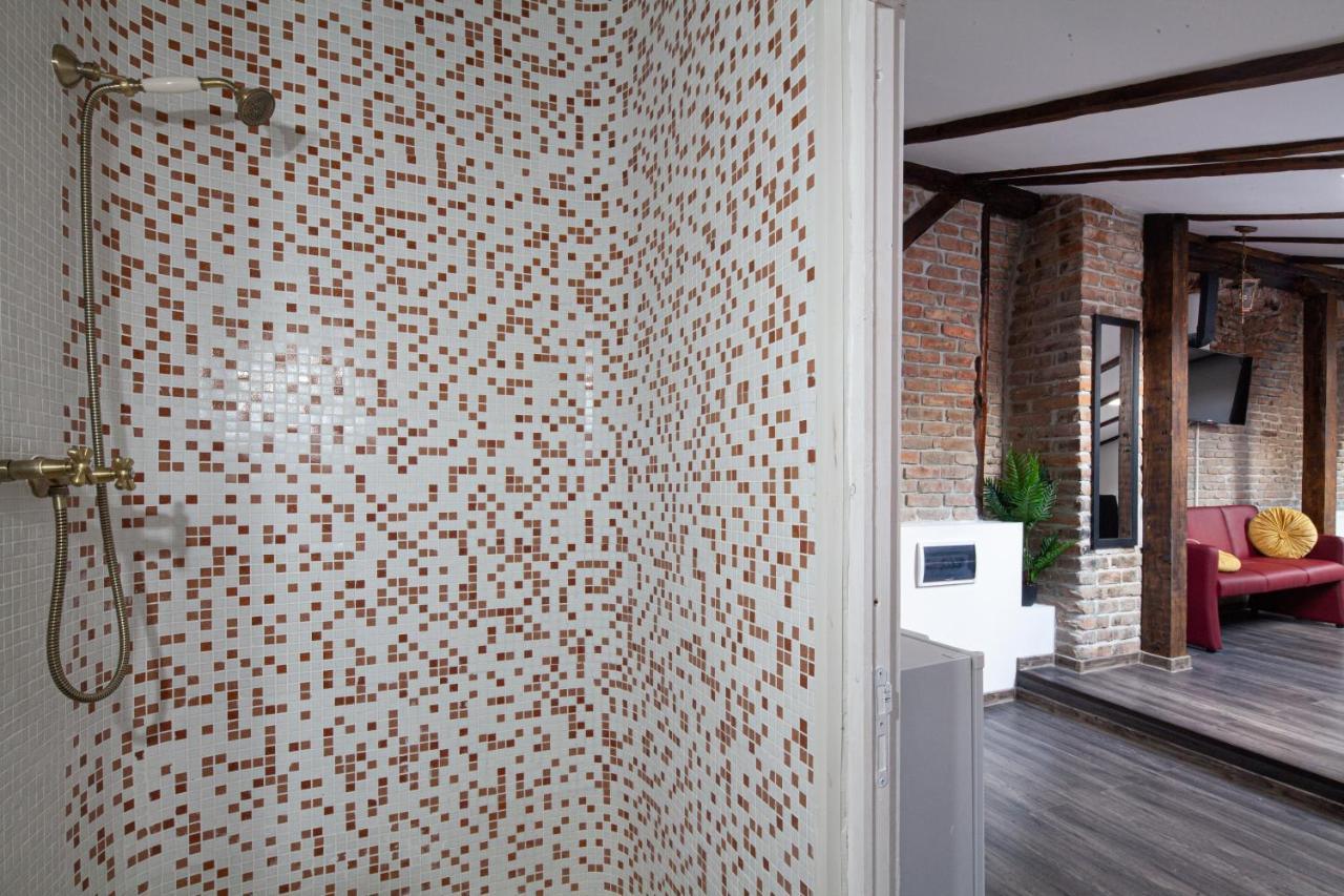 Apartmán Little Paris Booutique In Old Town Center Brašov Exteriér fotografie