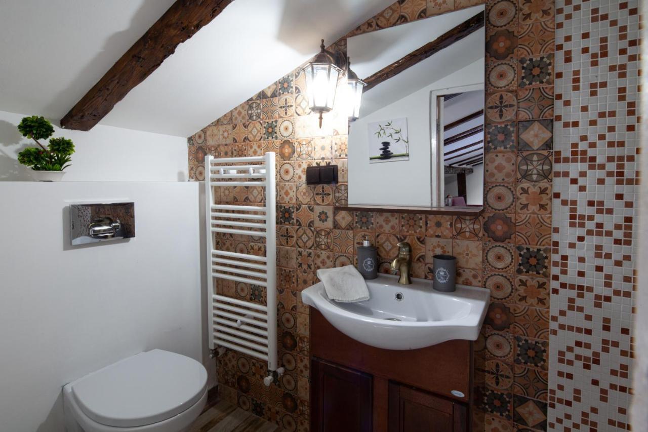 Apartmán Little Paris Booutique In Old Town Center Brašov Exteriér fotografie
